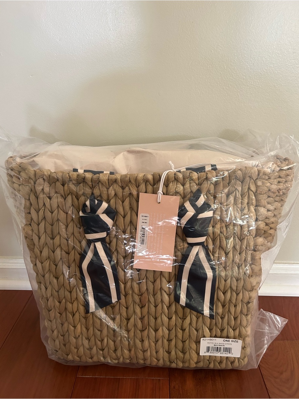 Pamela Munson Petite Isla Bahia Straw Tote - Picture 2 of 5